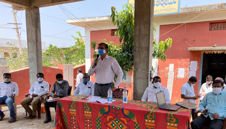 భూ నిర్వాసితులకు పరిహారం అందిస్తాం