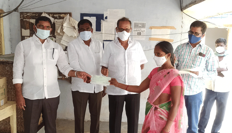 కష్టకాలంలో సంక్షేమానికి పెద్దపీట