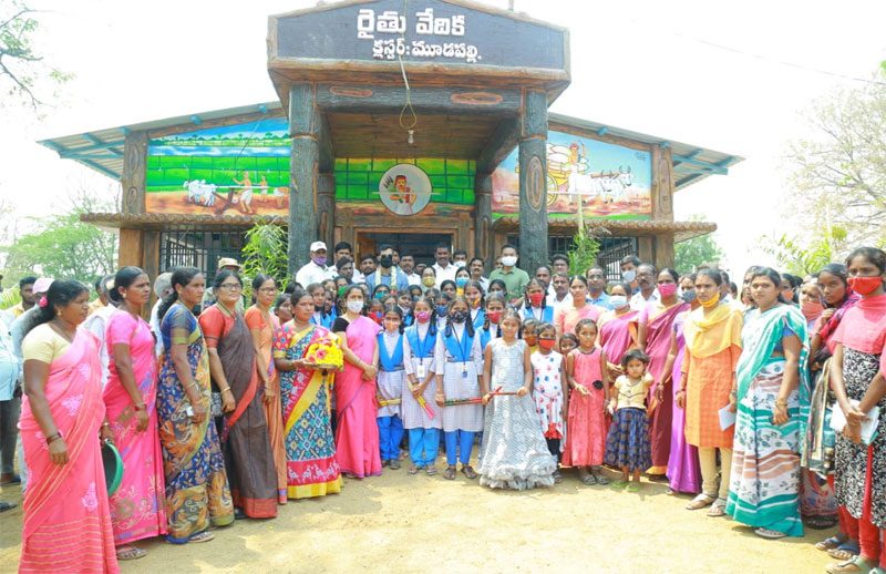 అత్యున్నత ఉద్యోగం..  గ్రామ స్థాయిలో శోధన