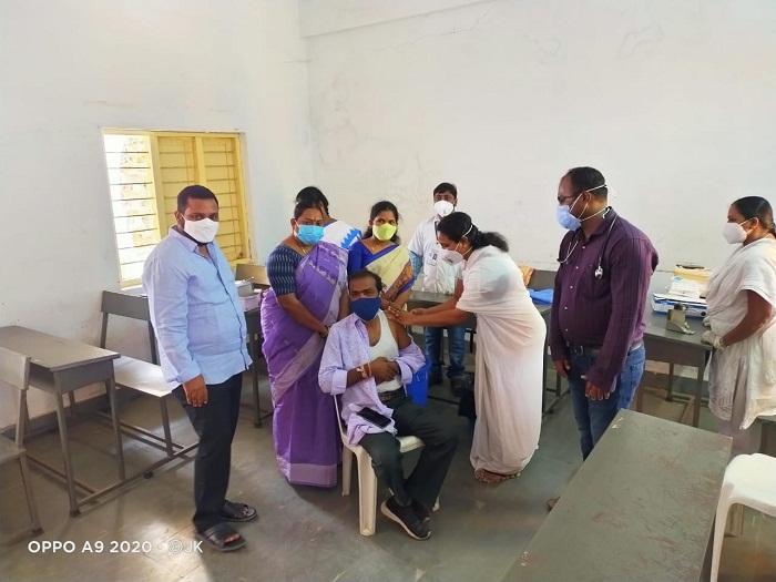 వ్యాక్సినేషన్‌ను సద్వినియోగం చేసుకోవాలి