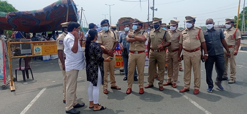 లాక్‌డౌన్‌ అమలుకు ప్రజలు సహకరించాలి