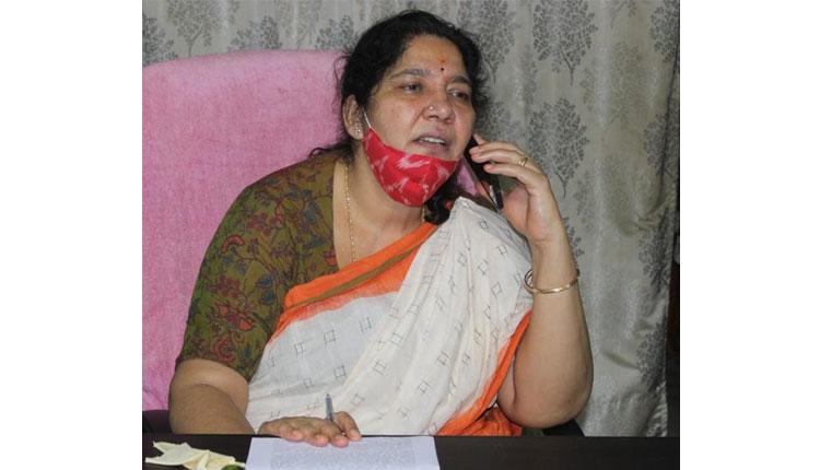 కోవిడ్ నియంత్ర‌ణ‌కు ప‌టిష్ట చ‌ర్య‌లు తీసుకోండి : మంత్రి స‌త్య‌వ‌తి