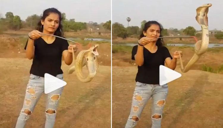 పాముతో బాలిక ఆట‌లు.. వీడియో వైర‌ల్‌