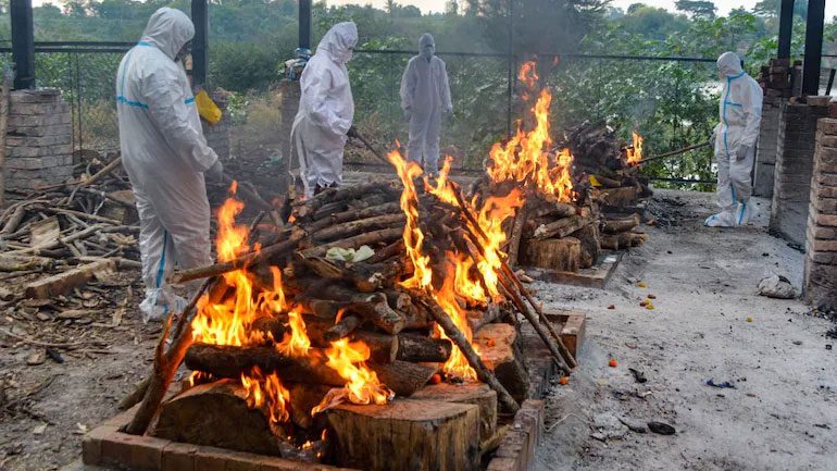 ఓ కుమారుడి చితికి నిప్పు.. మ‌రో కుమారుడు మృతి