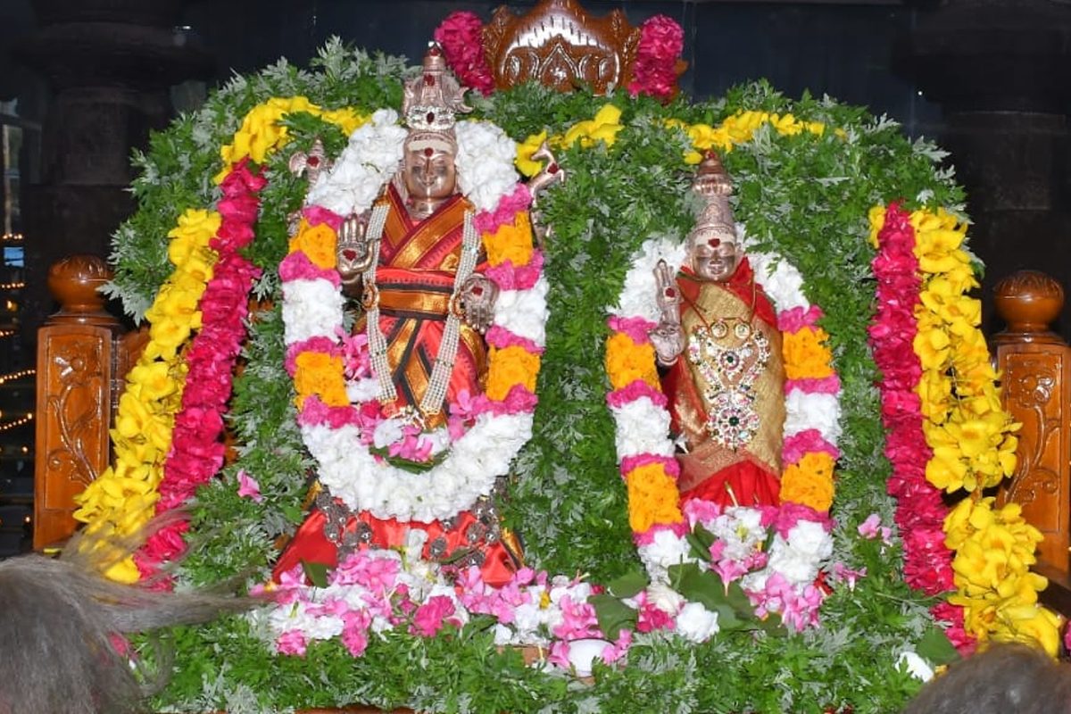 శ్రీశైలంలో నిరాడంబరంగా సహస్ర దీపాలంకరణ