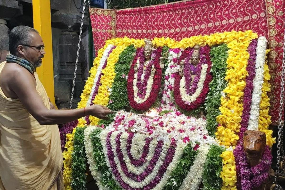 శ్రీశైలంలో వైశాఖ పౌర్ణమి పూజలు..