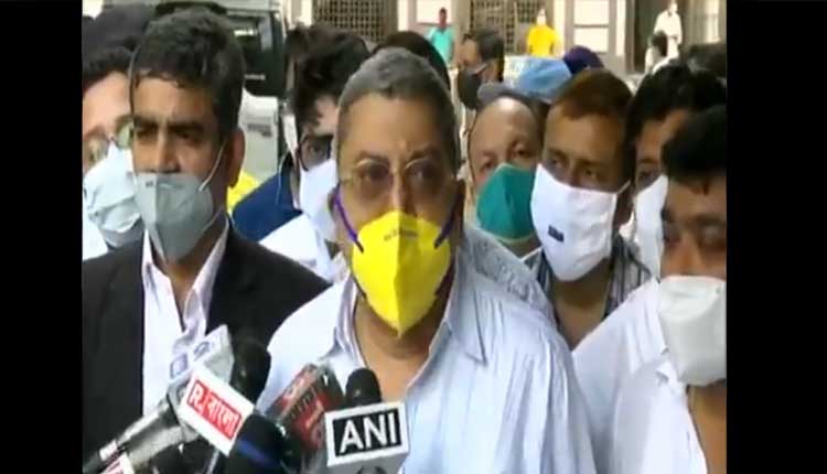 గ‌వ‌ర్న‌ర్ ఒక‌ పిచ్చి కుక్క లాంటివాడు: టీఎంసీ ఎంపీ