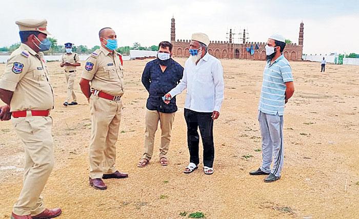 ఇండ్లలోనే ఈద్‌