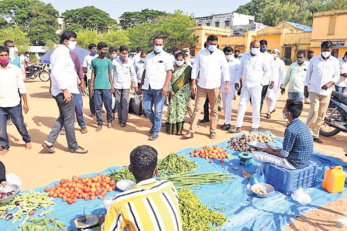 ప్రతిఒక్కరూ నిబంధనలు పాటించాలి