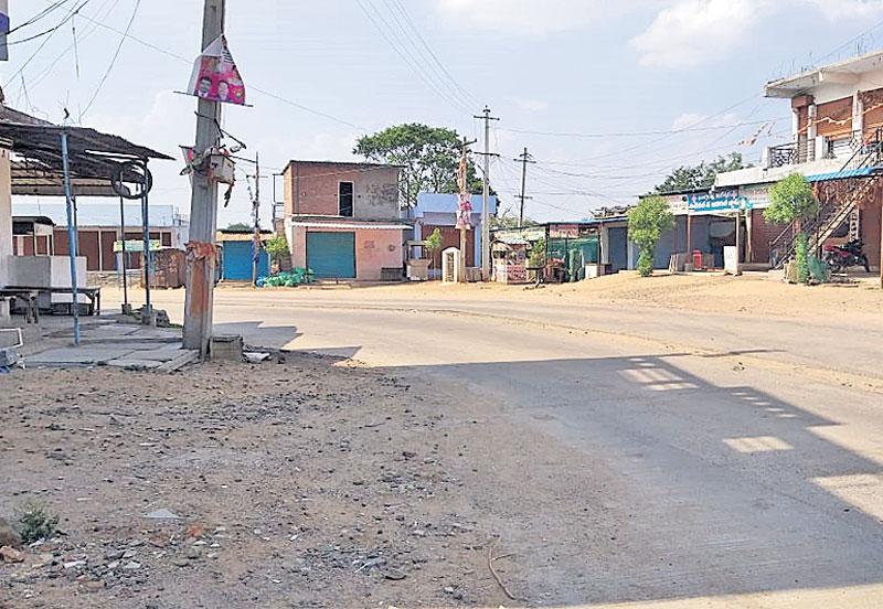 ఇండ్లల్లోనే జనం..