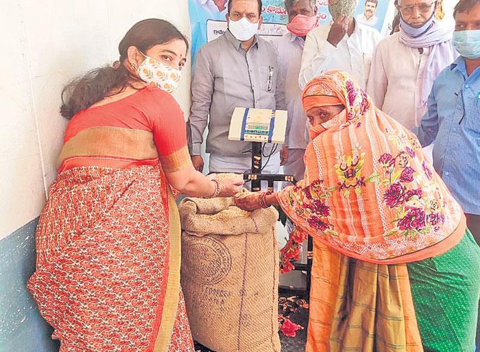 ధాన్యం కొనుగోలు కేంద్రాలు ప్రారంభం