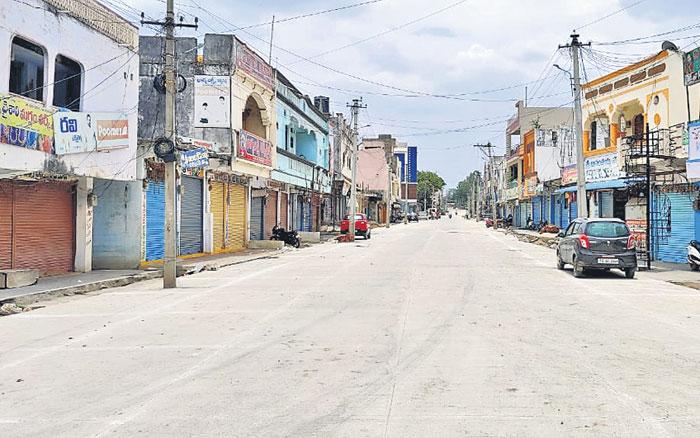 పటిష్టంగా లాక్‌డౌన్‌ అమలు