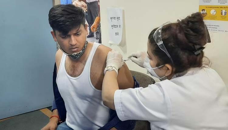 మూడో దశలో ఒకే రోజు 84వేల మందికి వ్యాక్సిన్‌