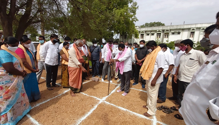 డీసీసీబీ భవన నిర్మాణానికి శంకుస్థాపన