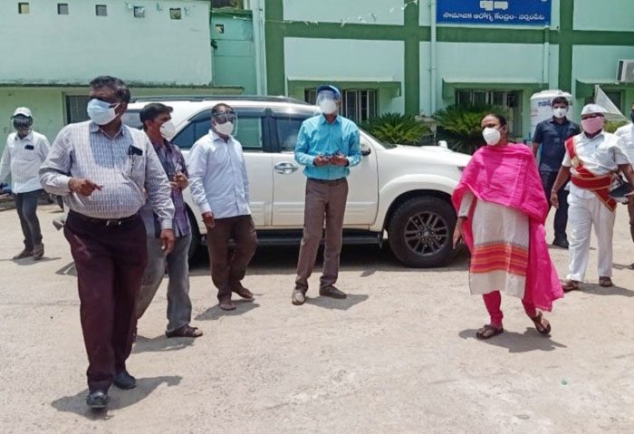 విధిగా కరోనా నిబంధనలు పాటించాలి