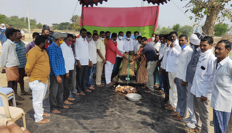 రైతులకు ఇబ్బందులు లేకుండా కొనుగోళ్లు