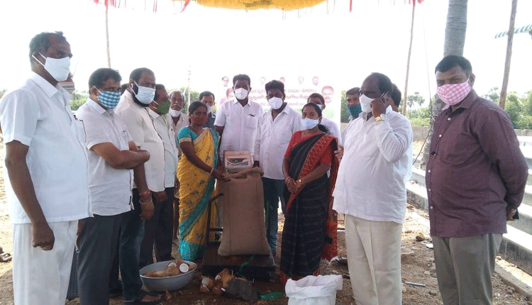 ధాన్యం కొనుగోళ్ల ఘనత సీఎం కేసీఆర్‌దే..