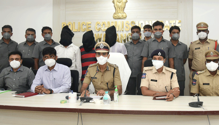 రెమ్‌డెసివర్‌ ఇంజక్షన్ల దందా