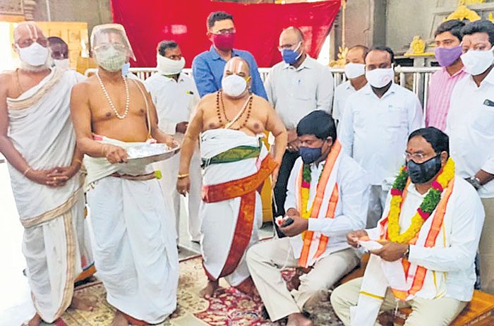 సీఎం కేసీఆర్‌ ఆరోగ్యంగా ఉండాలి