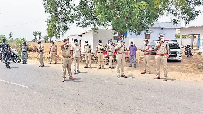 కఠినంగా లాక్‌డౌన్‌