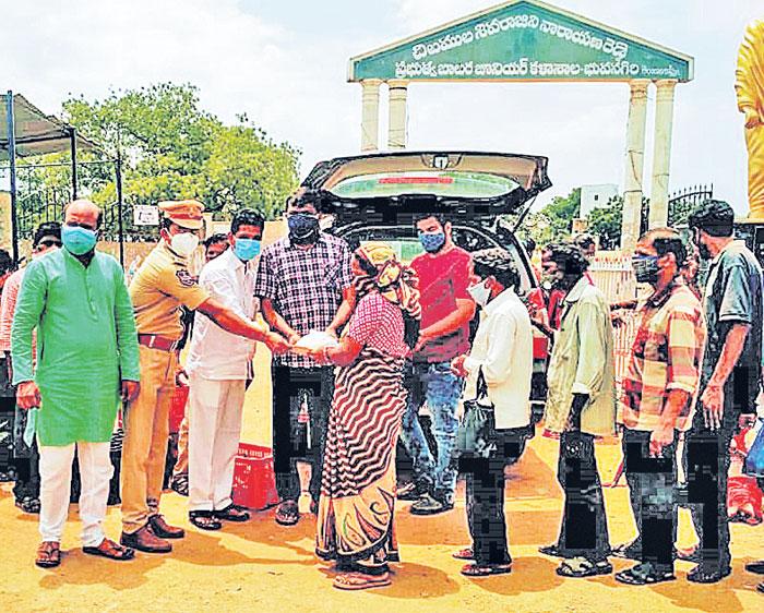 సేవలే చిరస్థాయిగా నిలుస్తాయి