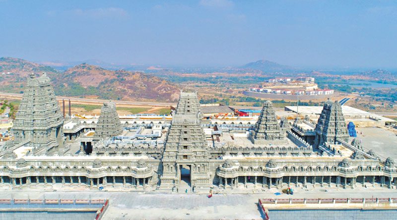 నింగిని తాకేలా సప్త రాజగోపురాలు