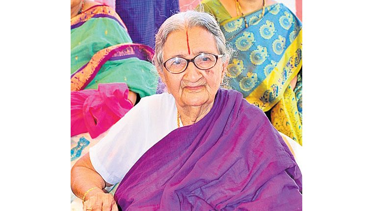 వందేండ్ల బామ్మ వైరస్‌ను జయించింది..