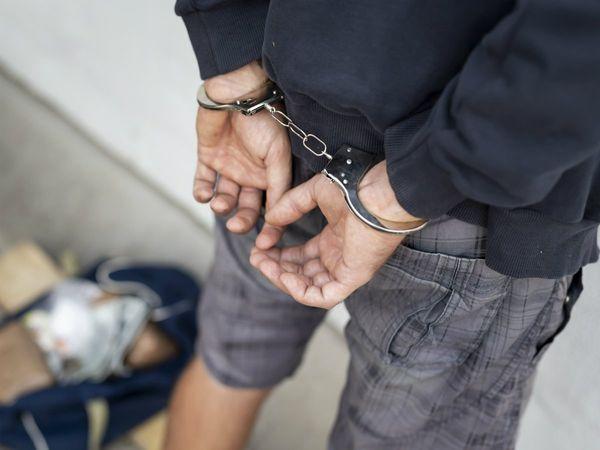 వ్యాపార‌వేత్త‌గా మ‌భ్య‌పెడుతూ యువ‌తులు, బాలిక‌ల‌కు టోక‌రా!