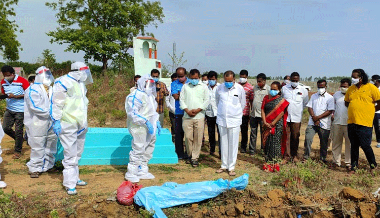 ప్రజలు కరోనాను ధైర్యంగా ఎదుర్కోవాలి