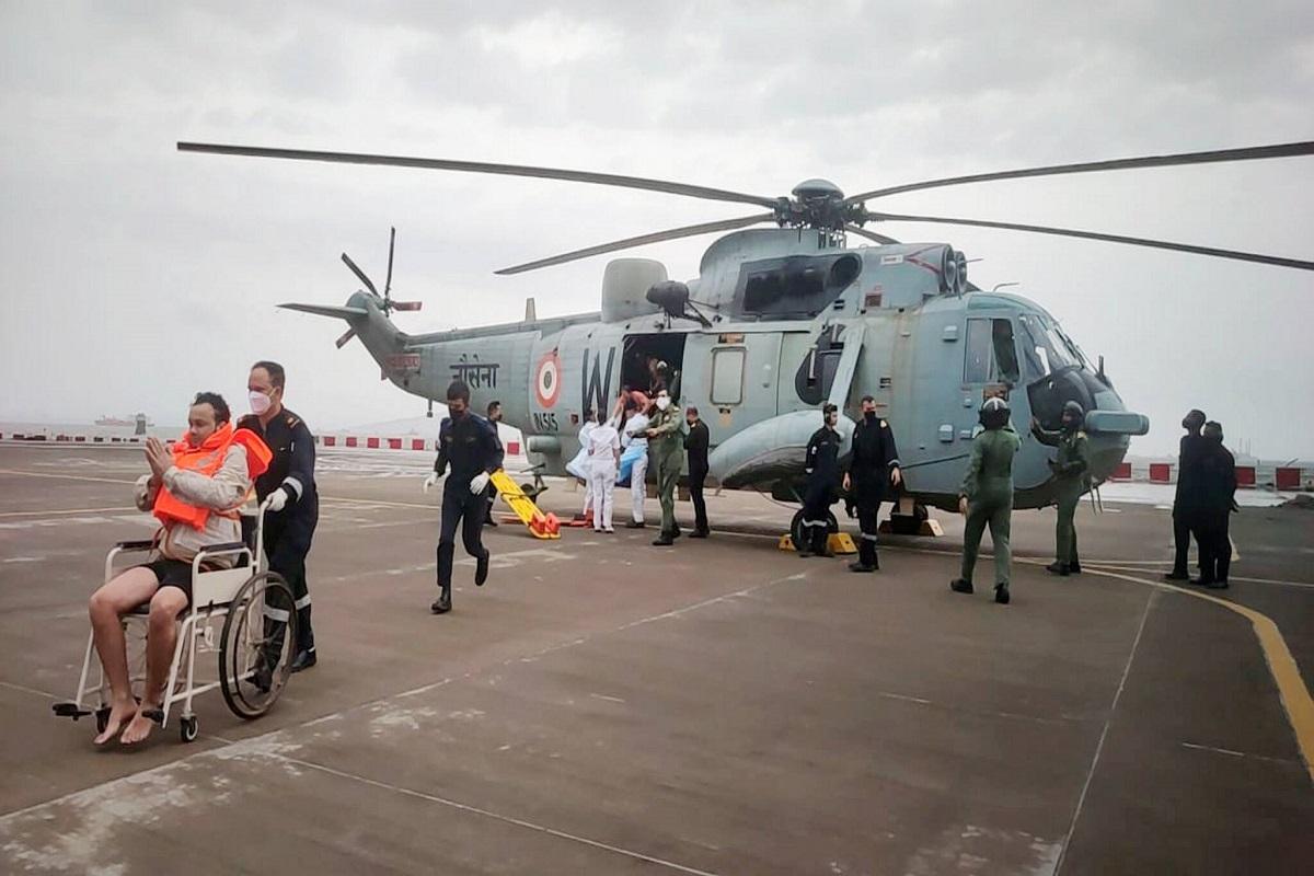 ముంబై తీరంలో 14 మృత‌దేహాలు రిక‌వ‌రీ.. గుజ‌రాత్‌లో 33 మంది మృతి