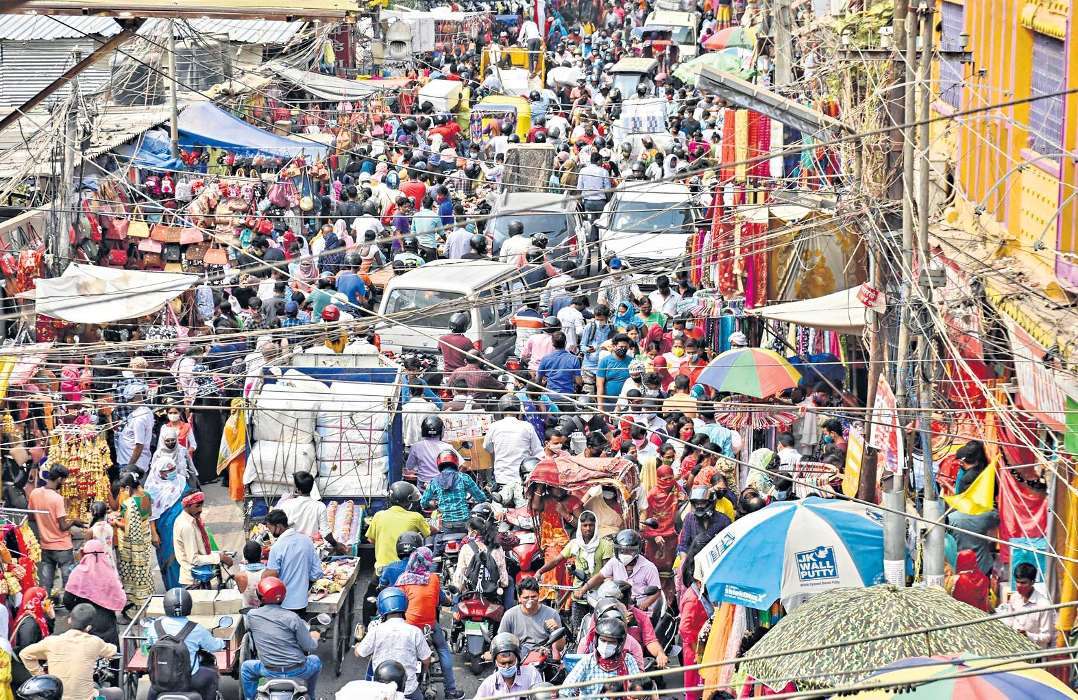 పాజిటివిటీ10% దాటితే లాక్‌డౌనే మార్గం