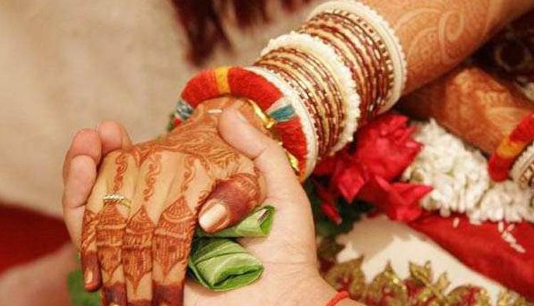 చిలక పచ్చని కాపురాలు