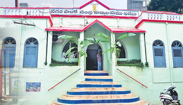 కేఎంసీ మేయర్‌,  డిప్యూటీ మేయర్‌  పదవులకు రేపే ఎన్నిక