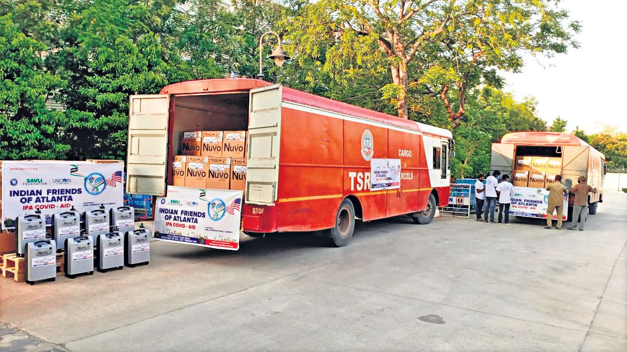 250 ఆక్సిజన్‌ కాన్సన్‌ట్రేటర్లు విరాళం