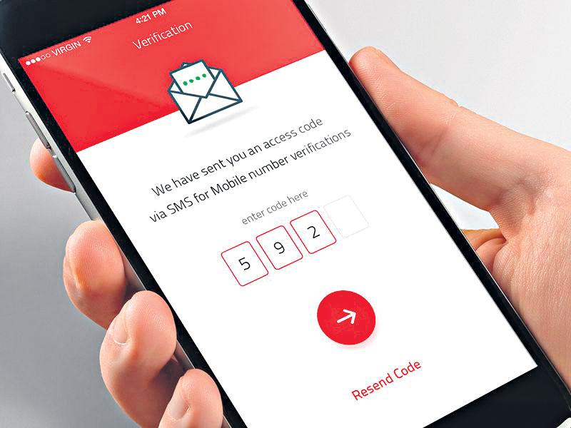 Cell phone | అమీర్‌పేట్‌లో సెల్‌ ఫోన్‌ స్నాచింగ్‌.. ప్రయాణికుడి సెల్‌ లాక్కొని పరారైన దుండగులు