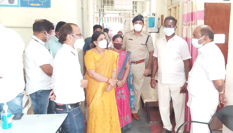 కరోనాకు మనో ధైర్యమే మందు : ఎమ్మెల్యే చల్లా