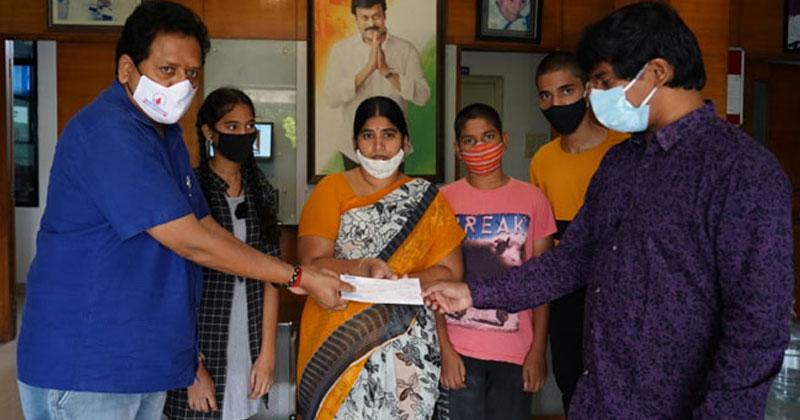 క‌రోనాతో మృతి చెందిన కార‌వ్యాన్ డ్రైవ‌ర్‌కు చిరు సాయం