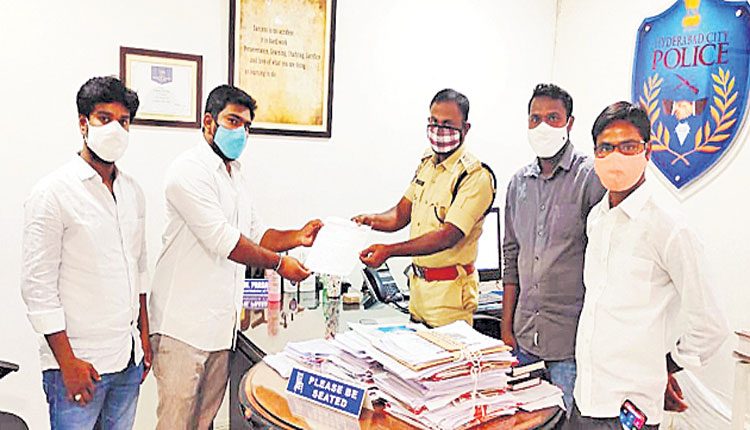 టీఆర్‌ఎస్వీ విద్యార్థి విభాగం పేరుతో నకిలీ ఖాతా