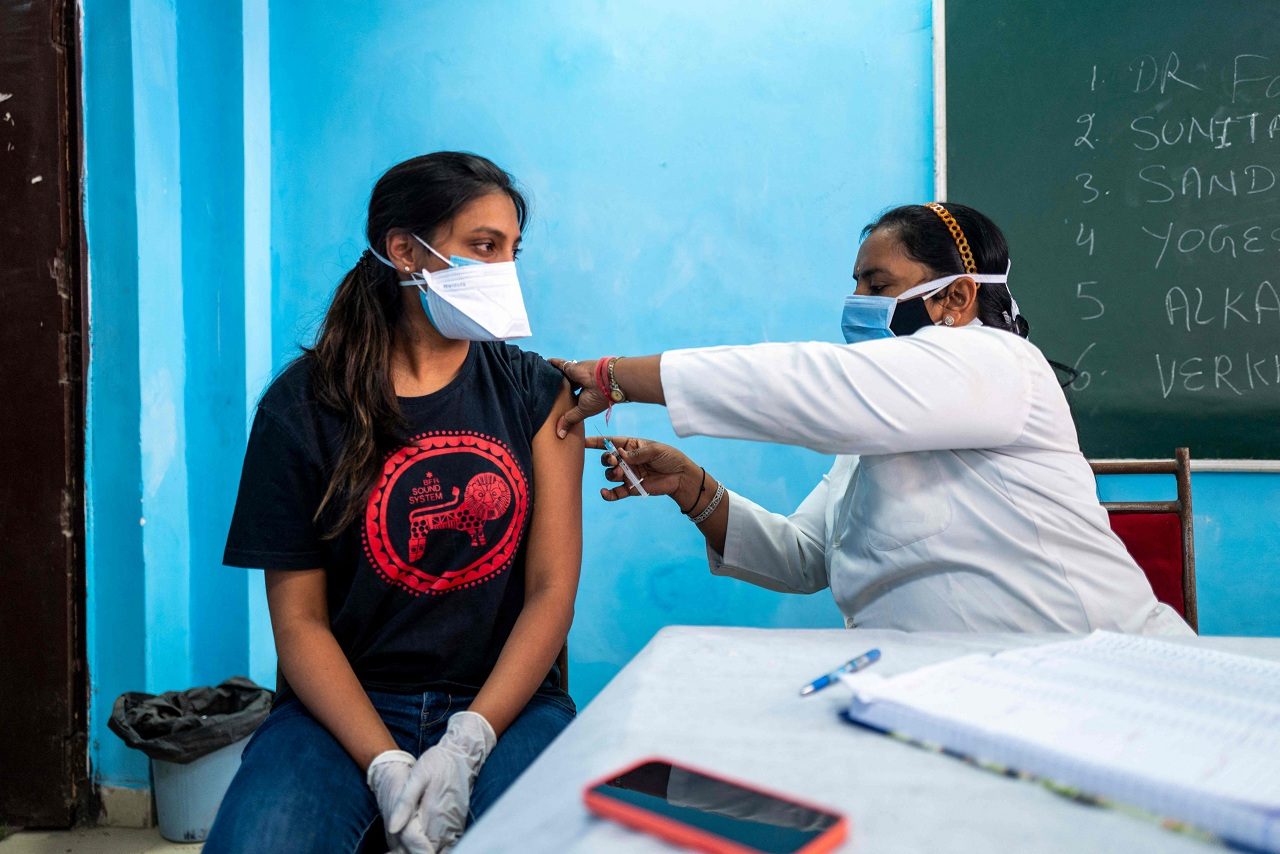 కోలుకున్న వారికి కొవీషీల్డ్ సింగిల్ డోస్ చాలు.. ఐసీఎంఆర్ స‌ర్వే!