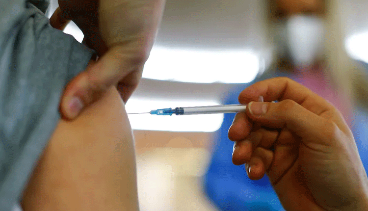 ఒక్క‌రికే ఆరు డోసుల క‌రోనా టీకా.. త‌ర్వాత‌ ఏం జ‌రిగిందంటే!