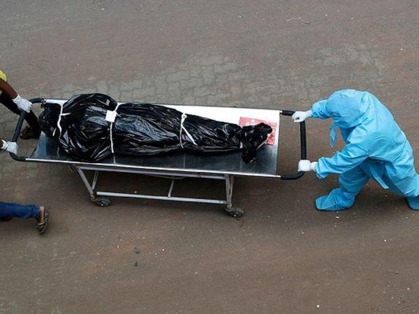 విషాదం : క‌రోనా మ‌ర‌ణాలు పెర‌గ‌డంతో చెట్లు తొల‌గించి..