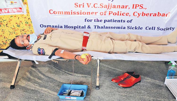 అపోహలు వీడి.. రక్తదానం చేయండి