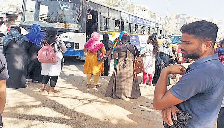 పోకిరీల మీ చేష్టలు.. రికార్డ్‌ అవుతున్నాయ్‌