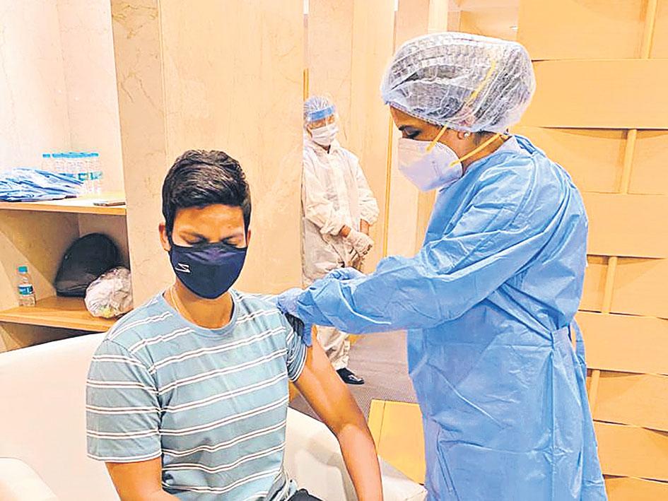 మహిళా క్రికెటర్లకు వ్యాక్సిన్‌