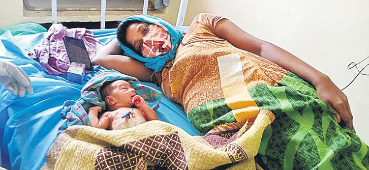 కరోనా బాధితురాలికి నార్మల్‌ డెలివరీ