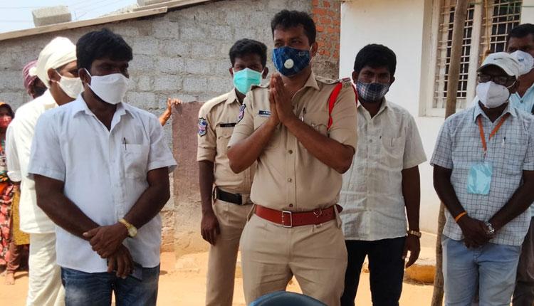 లాక్‌డౌన్‌ నిబంధనలు పాటించాలి