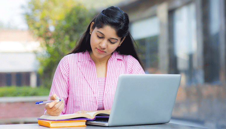 దూర విద్య ప్ర‌వేశాల ద‌ర‌ఖాస్తు గ‌డువు పొడిగింపు