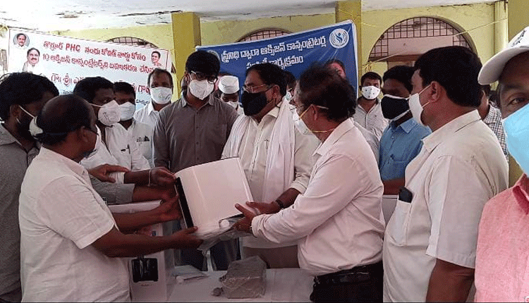 కొవిడ్ బాధితుల‌కు అండ‌గా ఉంటాం : మంత్రి ఎర్రబెల్లి