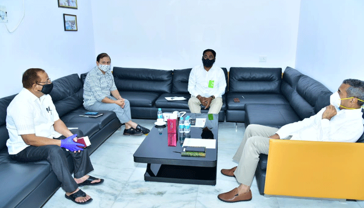 పెండింగ్‌ పనులు పూర్తి చేయండి : మంత్రి ఎర్రబెల్లి