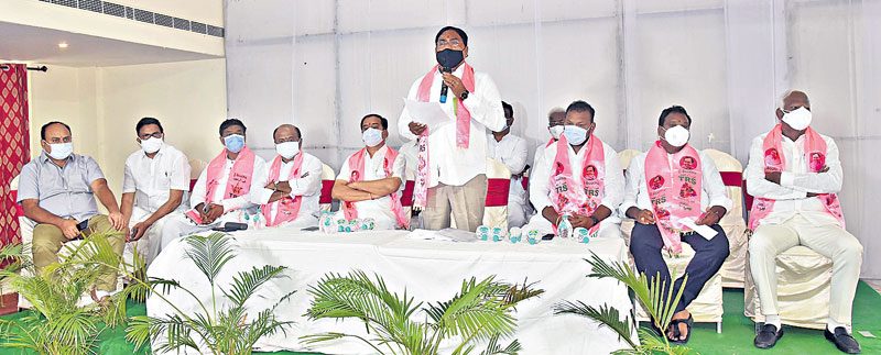 ప్రజాసేవలో ఎదగాలి